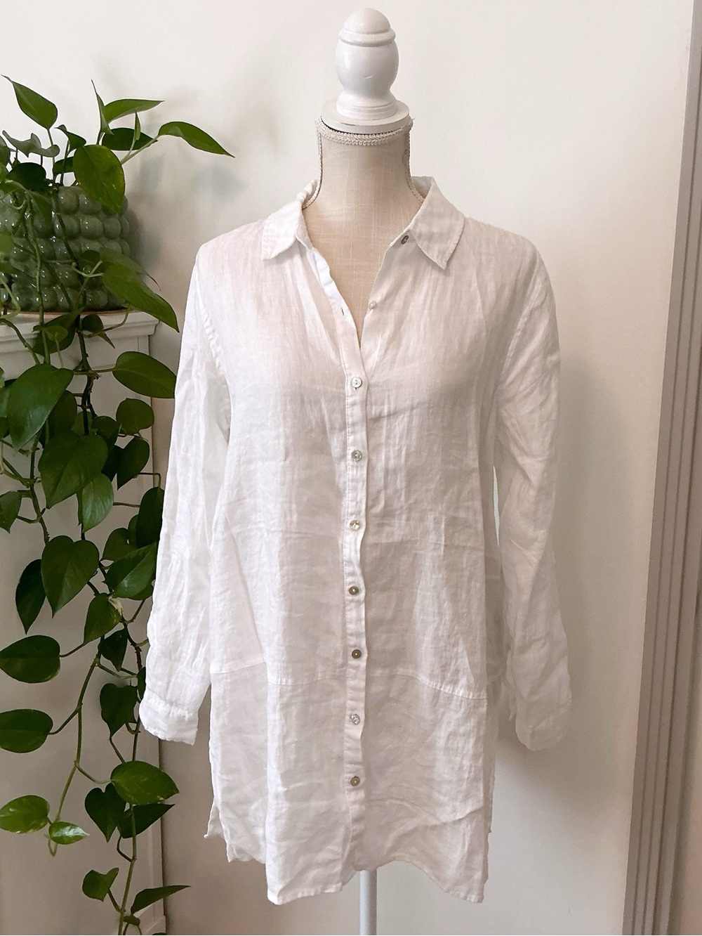 Tahari | White Lightweight Linen Tunic size Large